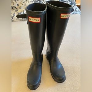 Hunter Tall Adjustable Rain Boots in Navy